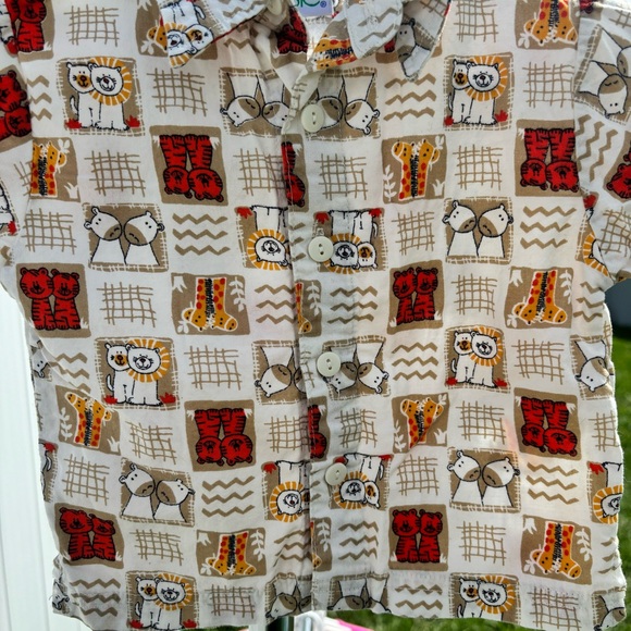 VINTAGE SIMPLY BASIC TIGER LION GIRAFFE GRAPHIC BOYS BUTTON DOWN SHIRT SIZE 12M - Picture 3 of 4